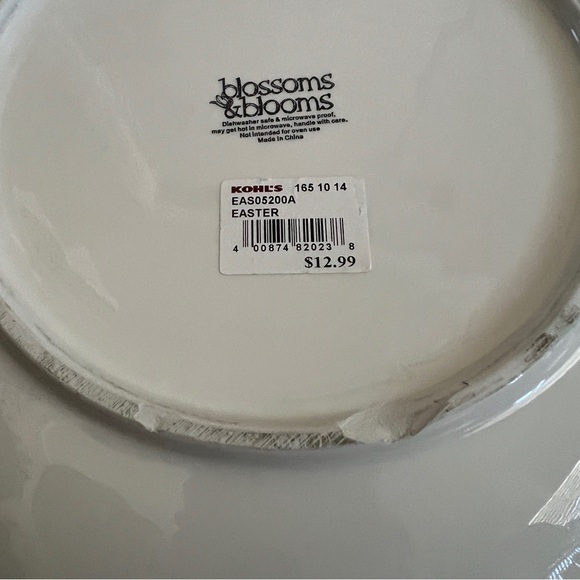 Blossoms & Blooms Easter Dinner Plates - Picture 3 of 3